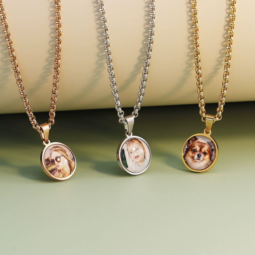 Custom Round Photo Locket Necklace With Engraving-L013